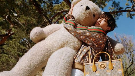 calvin the bear gucci trui|Gucci kai x.